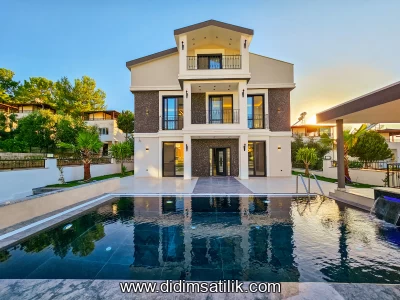 Didim Akbükte Özel Havuzlu, Prestijli Benzersiz 4+1 Lüks Villa