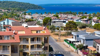 Didim Akbük Merkezde Deniz Manzaralı, Havuzlu Sitede 3+1 Dubleks