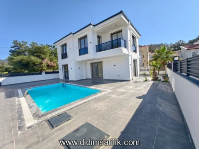 Didim Akbükte Merkezi Konumlu, Sıfır Havuzlu Müstakil Villa