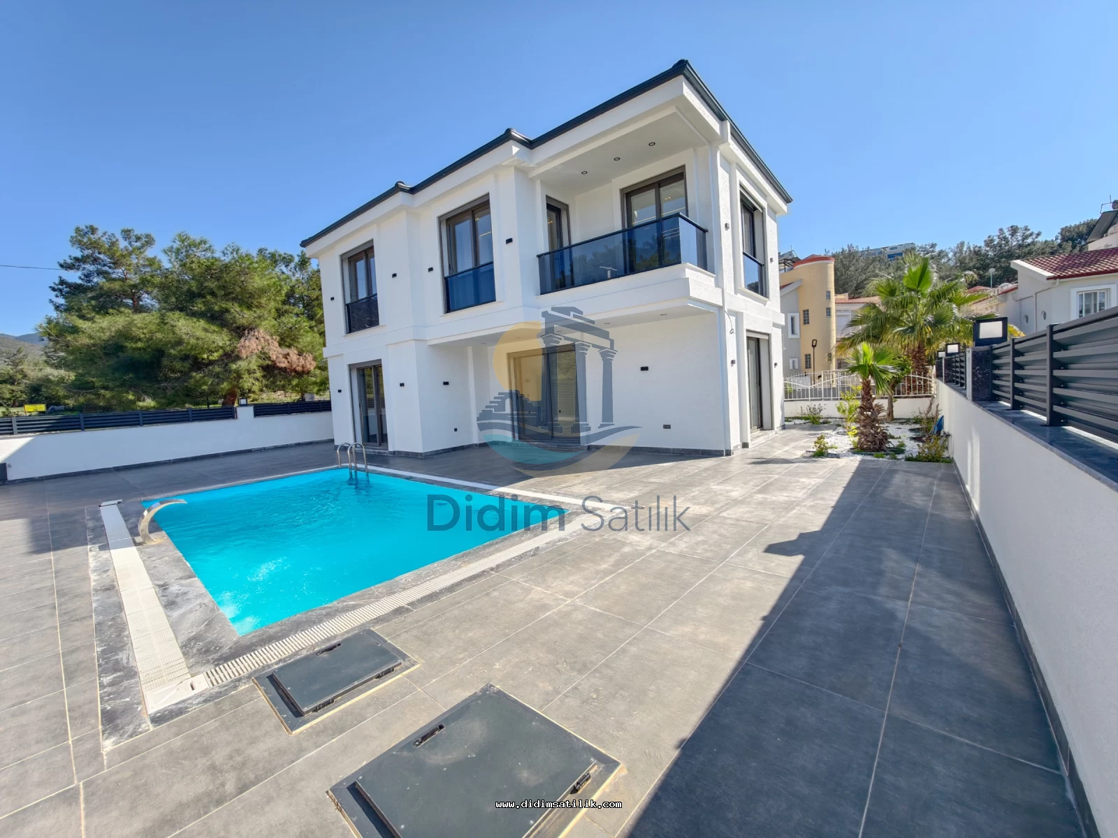 Didim Akbükte Merkezi Konumlu, Sıfır Havuzlu Müstakil Villa